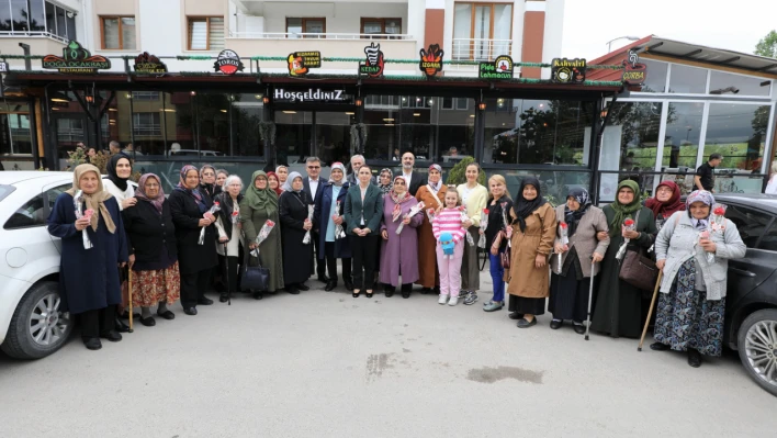 Vali Arslan, Anneler Günü'nde Şehit Anneleriyle buluştu