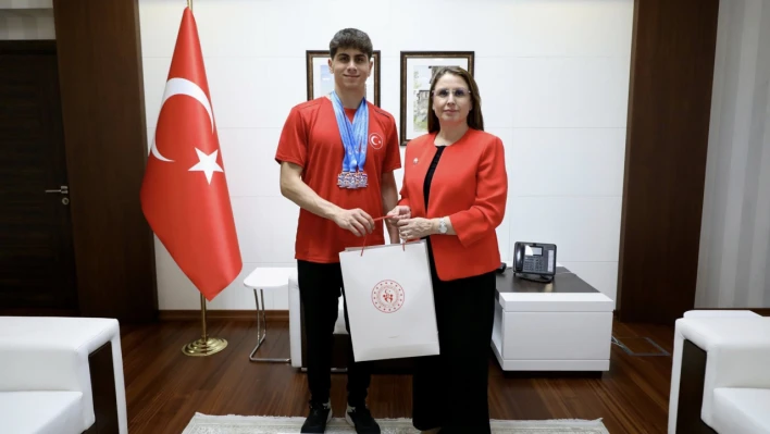Vali Arslan'dan Bartınlı Şampiyonlara Tebrik