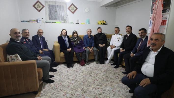 Vali Arslan'dan Maden Şehidimizin Ailesine Ziyaret