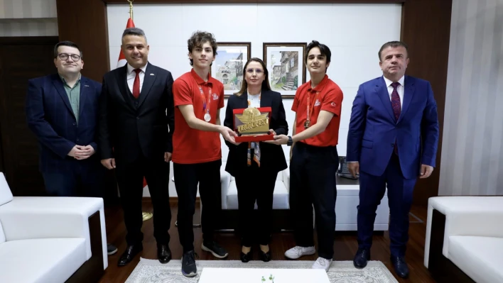 Vali Arslan, TEKNOFEST Türkiye Birincilerini Kabul Etti