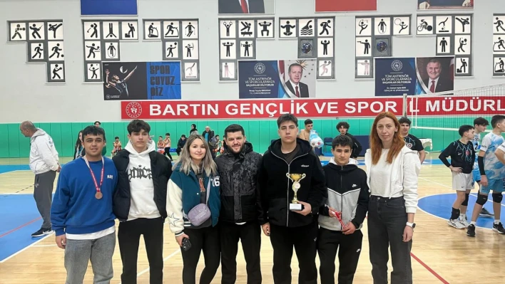 Voleybolda şampiyon Bartın Toki Spor Kulübü