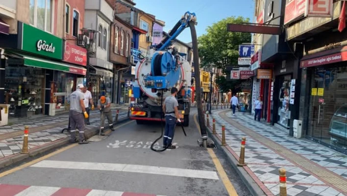 Yağmursuyu ve kanalizasyon hatlarında temizlik sürüyor