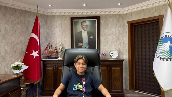 Yalçınkaya koltuğu gençlere devretti!