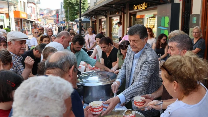 Yalçınkaya ve CHP'li Meclis üyelerinden aşure ikramı