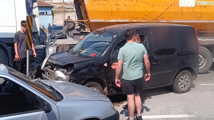 Yeni hastane kavşağında yine kaza