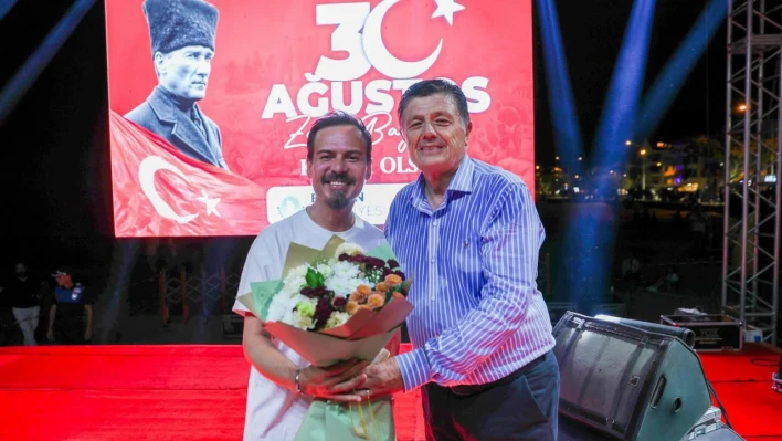 Zaferin Coşkusu İnkumu'nda Taçlandı!