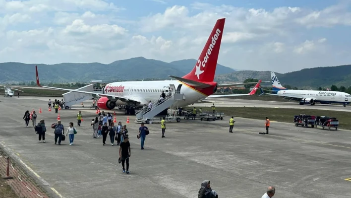 Zonguldak Havalimanı'nda Nisan durağanlığı