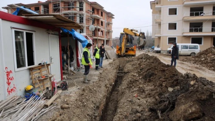 Belediyeden 150 metrelik yeni su hattı