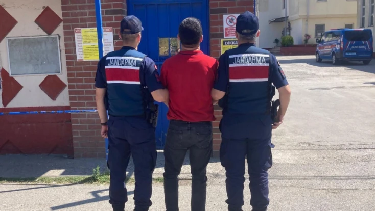 Jandarmadan Aranan Şahıslara Operasyon