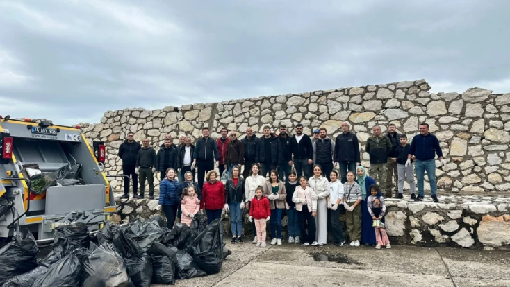 Kurucaşile’de Sahil Temizliği Yapıldı