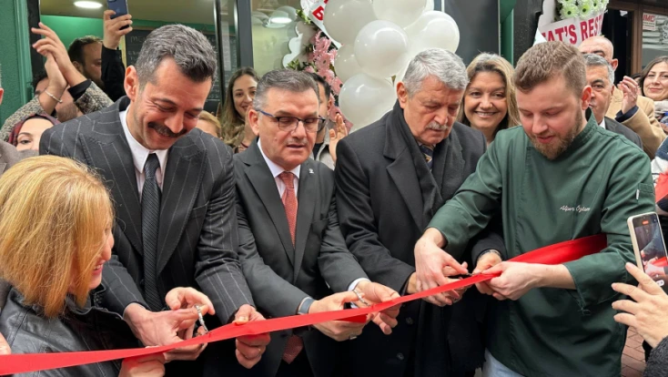 Odun Ateşinde Lezzet Sunan Chef Alper Kapılarını Açtı