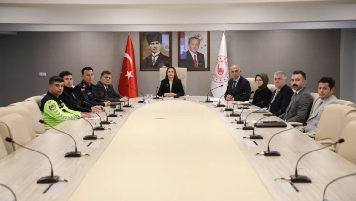 Trafik Levhaları Yeniden Düzenleniyor