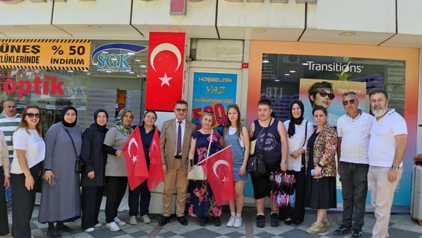 AK Parti'den 'Ay Yıldızlı Bayrağımız Her Yerde' Kampanyası