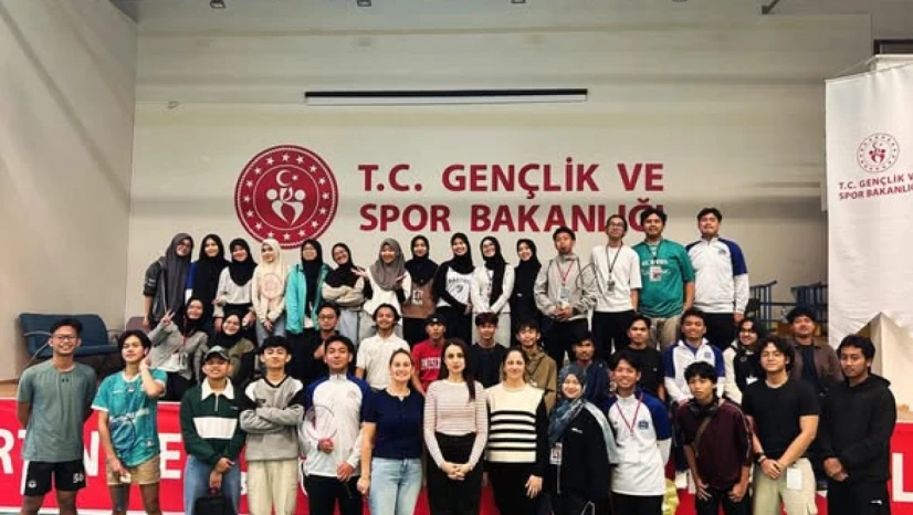 Badminton Turnuvası Spor ve Dostluğu Buluşturdu