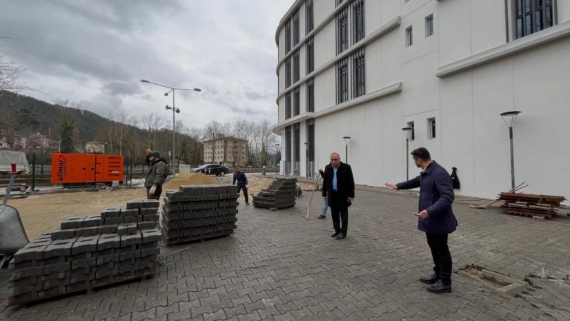 Başkan Uzun'dan Adalet Sarayı Çevresine Yakın Takip