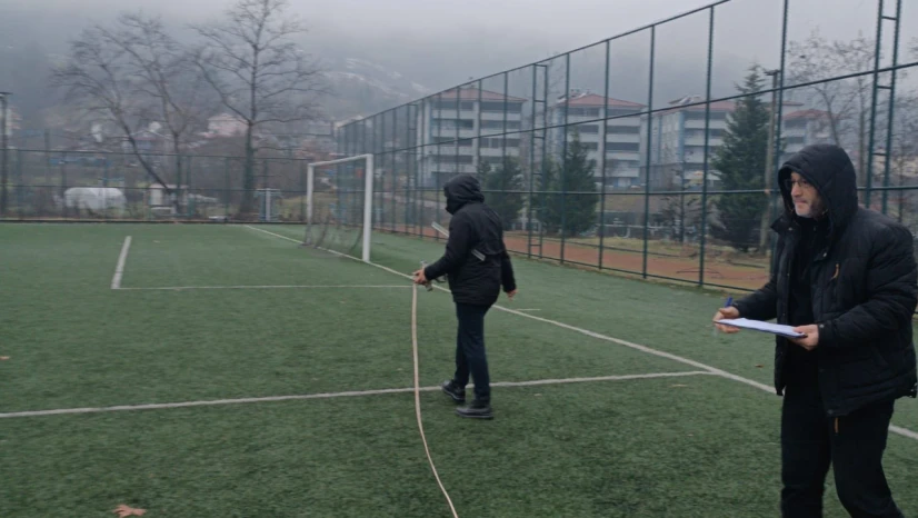 Futbol Sahalarının Zeminleri Yenileniyor