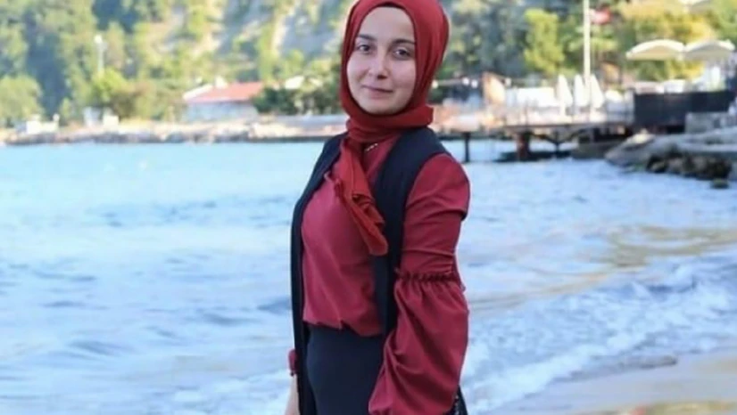 Kadınlar, Azize için adliyedeydi