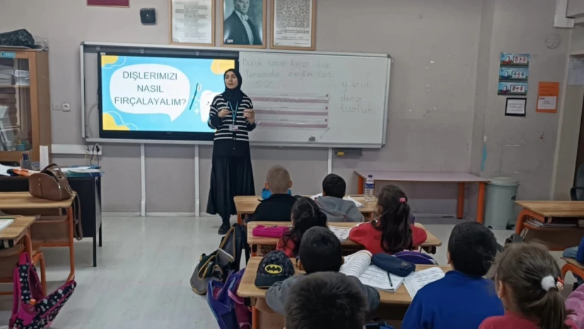 Miniklere Diş Sağlığı Anlatıldı