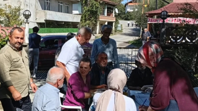 Mobil Ekipler Köylerde Tansiyon ve Şeker Ölçümü Yapıyor