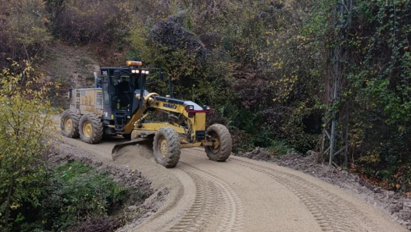 Özel İdare'den Köy Yollarında Yoğun Mesai