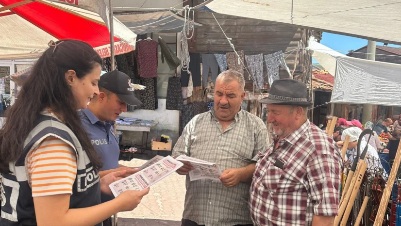 Polis vatandaşı bilgilendiriyor