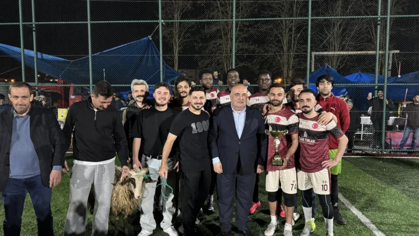 Şampiyona kupasını Aldatmaz takdim etti