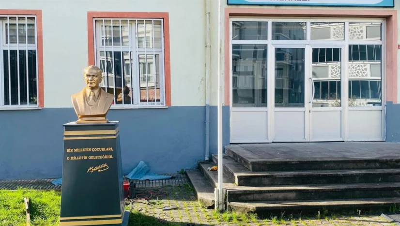 Şehit Ahmet Seçen RAM'deki Atatürk Büstü Yenilendi