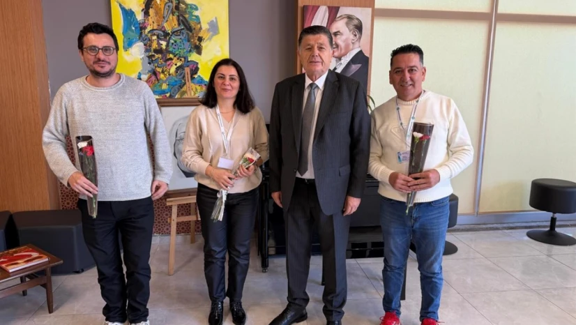 Yalçınkaya'dan Öğretmenlere Karanfil