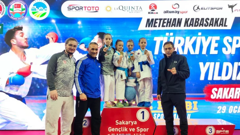Yıldızlar Karate Finallerinde Bartın Rüzgârı