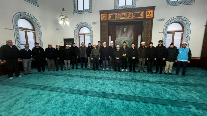 Gençler Üç Ayların İlk Gününde Sabah Namazında Buluştu