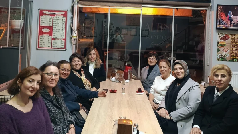 Kadın Muhtarlar Gelecek Partisi'nde Bir Araya Geldi