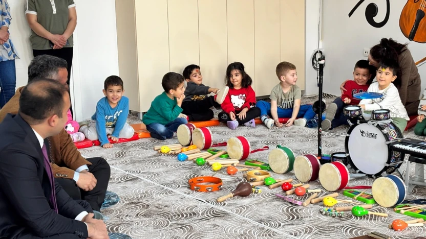 Kaymakam Kadiroğlu Yeni Müzik Sınıfını İnceledi