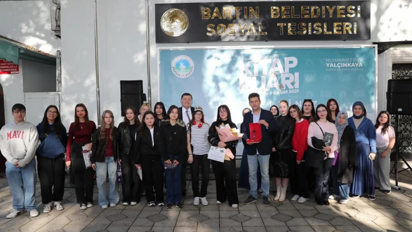 Kitap Fuarında Kültür Rüzgârı Esiyor