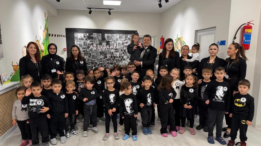 Minik yüreklerden Atatürk'e sevgi dolu anma
