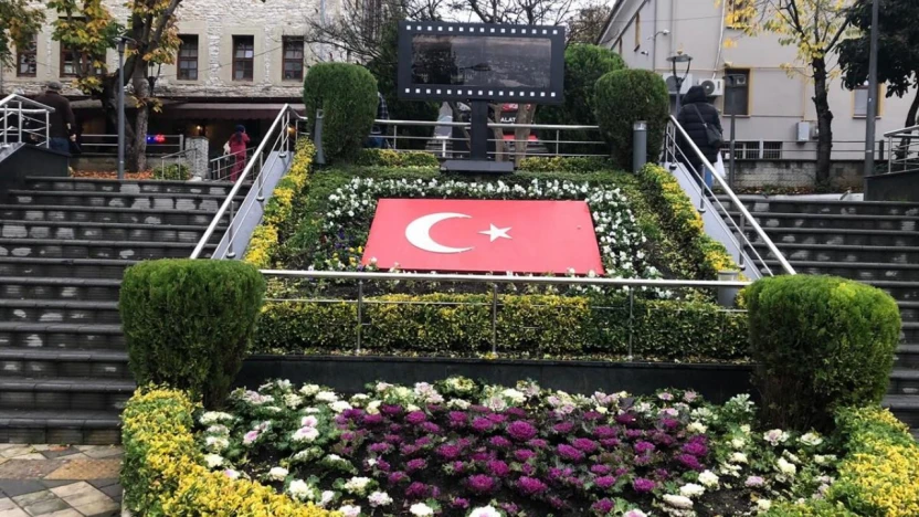 Parklar Mevsimine Uygun Bitkilerle Yenileniyor