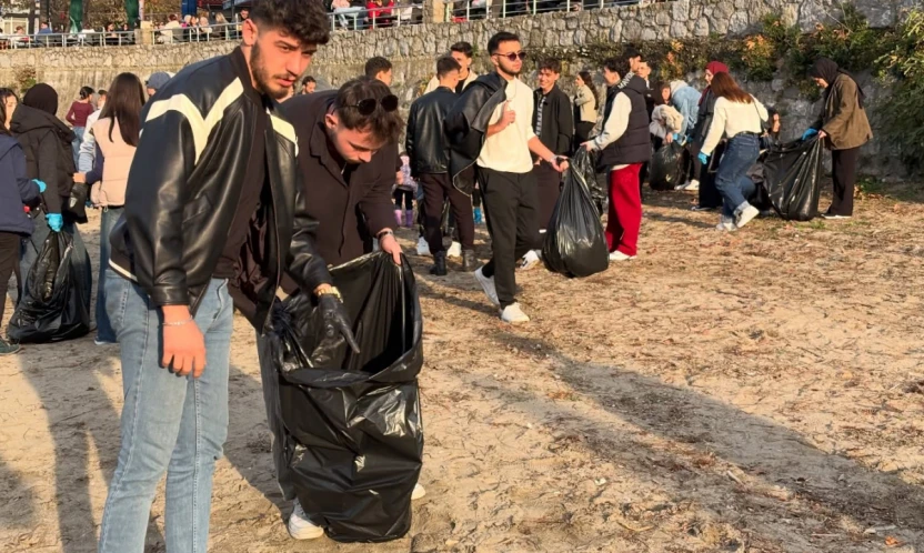 Amasra'da 600 Öğrenci Çevre İçin Bir Araya Geldi