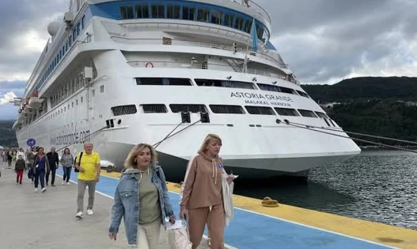 Astoria Grande 88. seferiyle Amasra'da