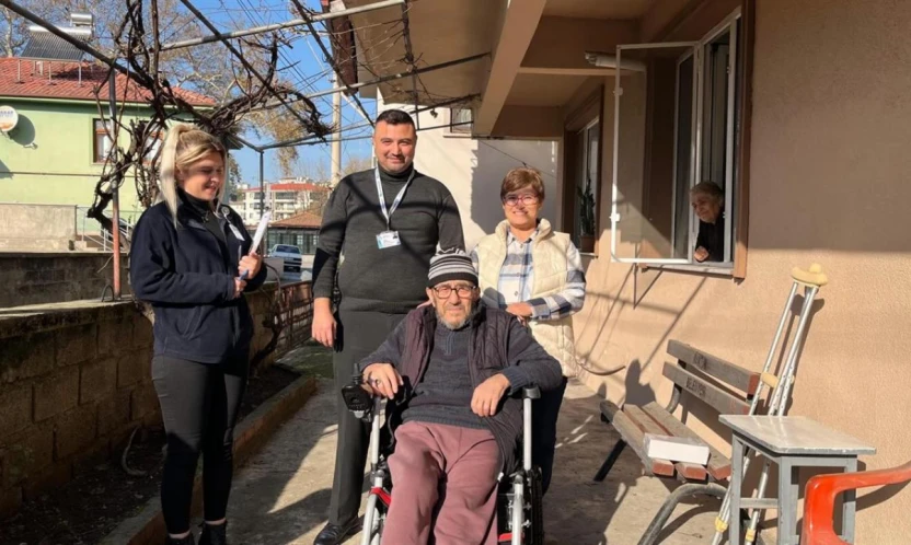 Bartın Belediyesi'nden İhtiyaç Sahibi Vatandaşa Akülü Sandalye