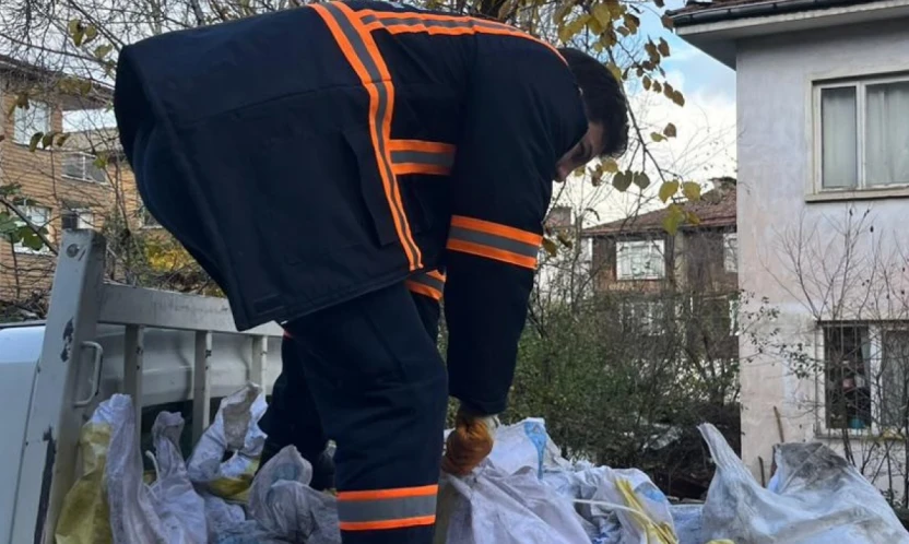 Bartın Belediyesi'nden İhtiyaç Sahiplerine Kışlık Odun Desteği