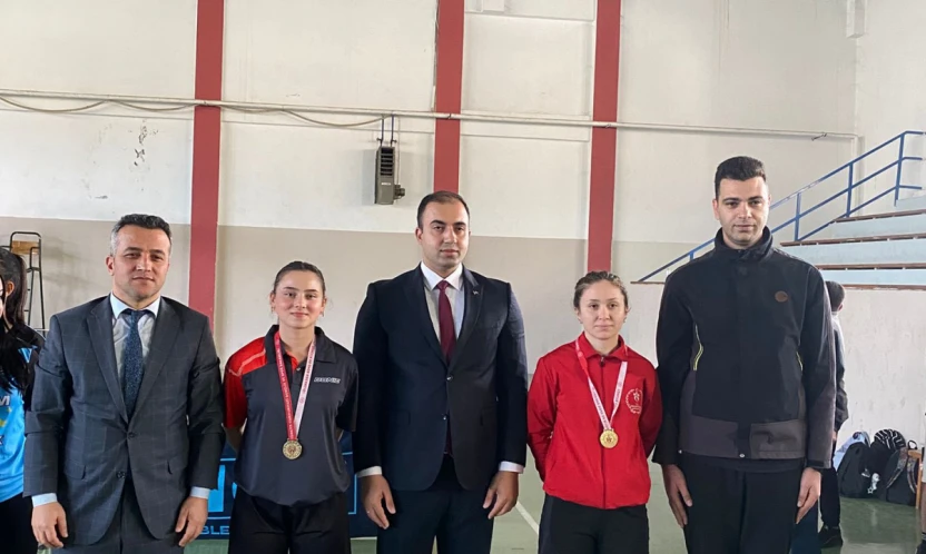 Bartın'ın Genç Masa Tenisçileri Bölge Finallerine Hazır