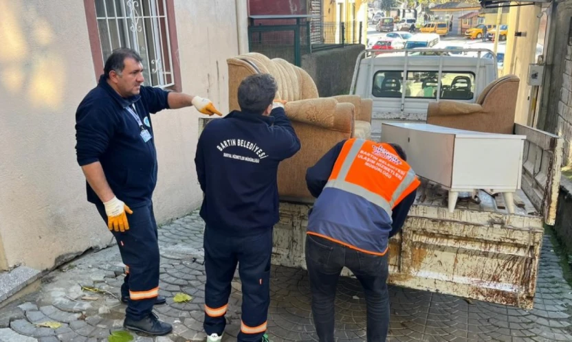 Belediyeden İhtiyaç Sahibi Ailelere Ev Eşyası Desteği