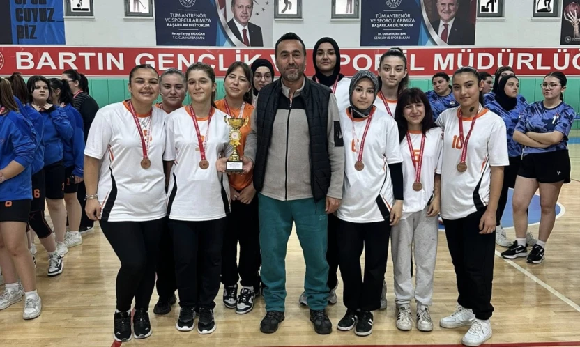 Genç Kızlar Hentbolunda Şampiyonlar Belli Oldu