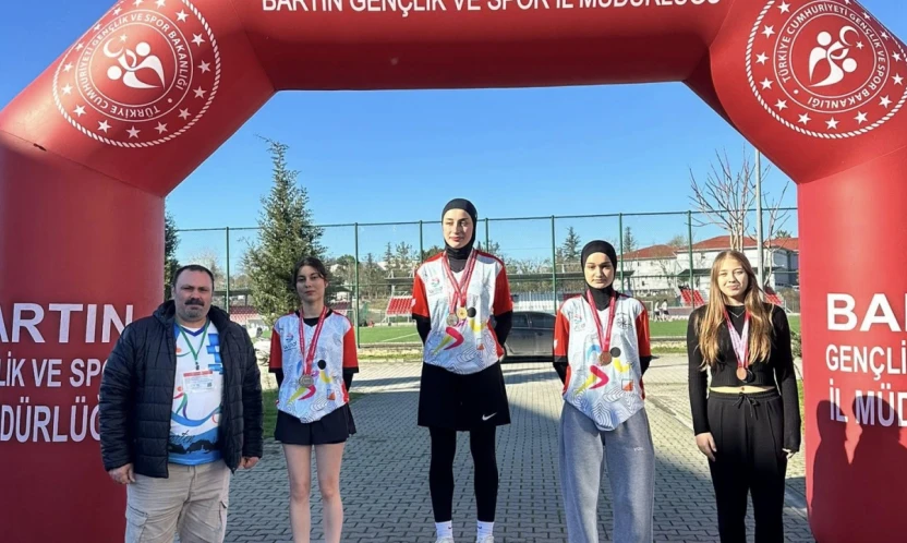 Genç Sporcular Oryantiring Parkurlarında Ter Döktü