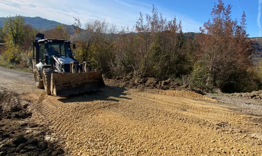 İl Özel İdaresinden Köy Yollarında Yoğun Mesai