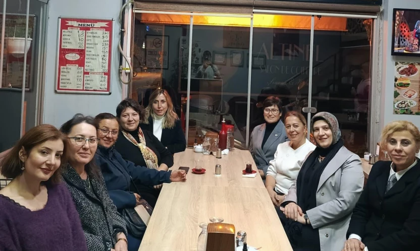 Kadın Muhtarlar Gelecek Partisi'nde Bir Araya Geldi
