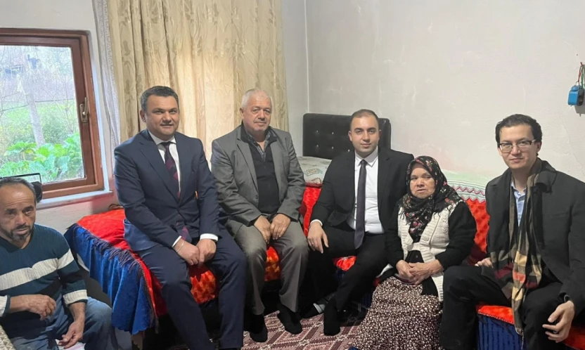 Kadiroğlu, Kumluca'daki Aileleri Evlerinde Ziyaret Etti