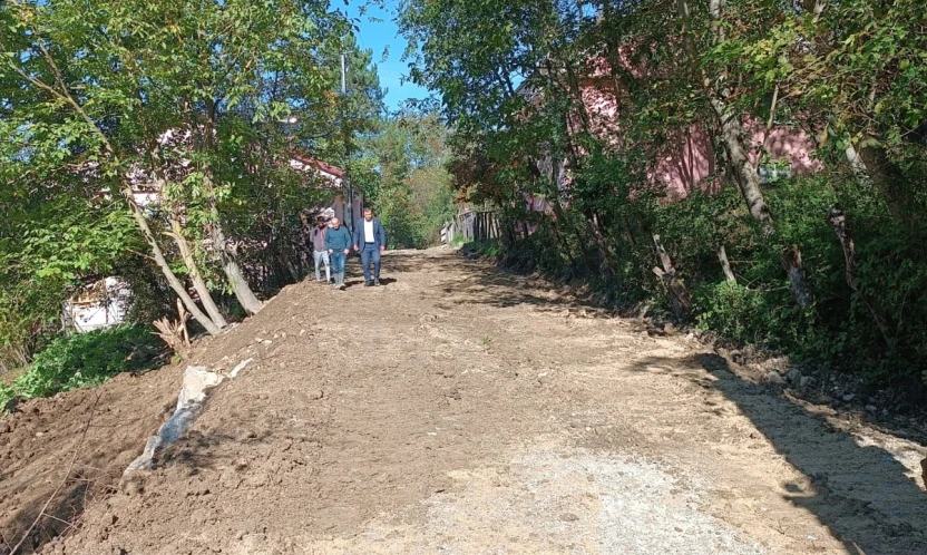 Köy yollarında hummalı çalışma