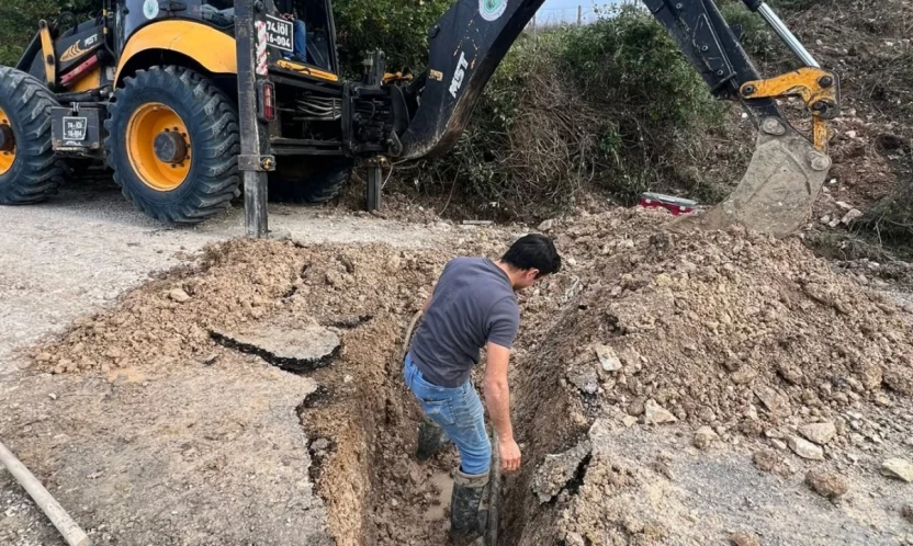 Köylerde Altyapı ve Yol Çalışmaları Hız Kesmeden Sürüyor