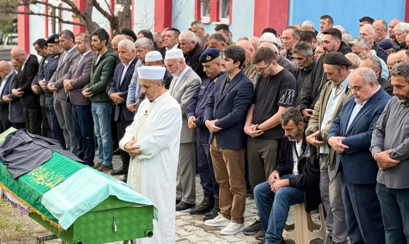Küçükkızılkum Köyü Muhtarı Recep Denizer Son Yolculuğuna Uğurlandı
