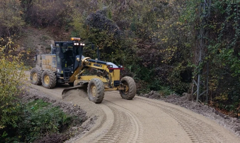 Özel İdare'den Köy Yollarında Yoğun Mesai